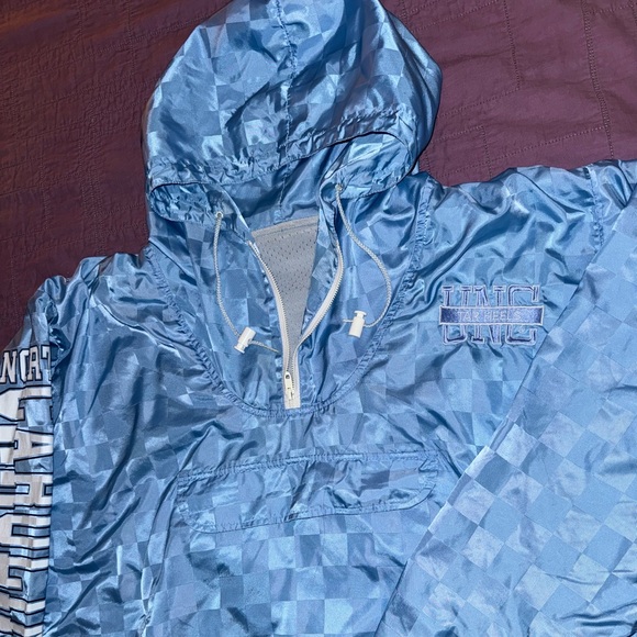 UNC Tarheels Windbreaker - Picture 2 of 3